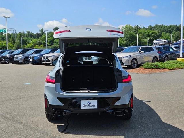 Photo of 2024 Gray BMW X4