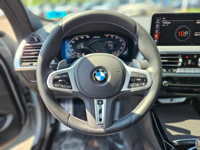 Photo of 2024 Gray BMW X4