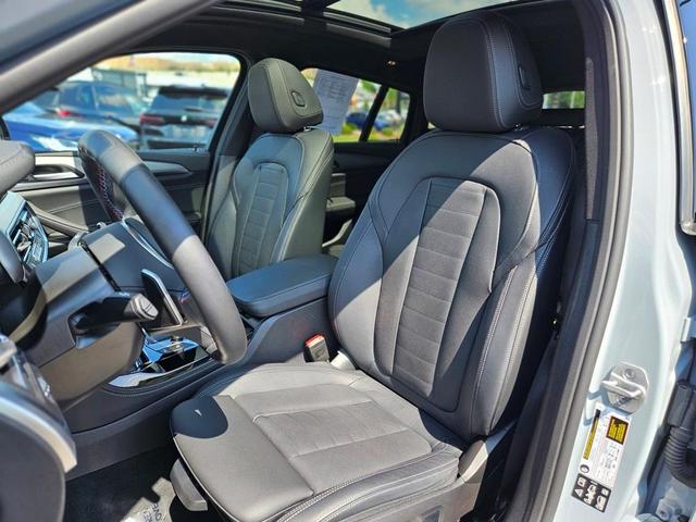Photo of 2024 Gray BMW X4