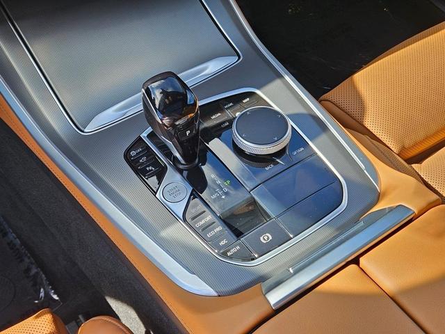 Photo of 2023 Manhattan Green Metallic BMW X5