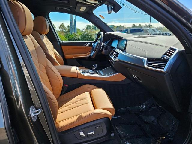 Photo of 2023 Manhattan Green Metallic BMW X5