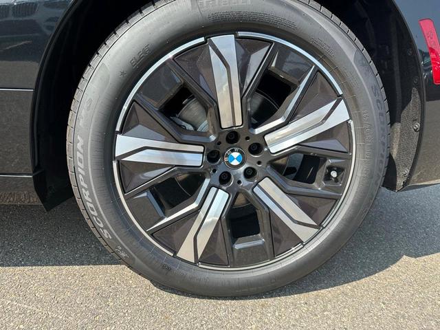 Photo of 2026 Black Sapphire Metallic BMW iX