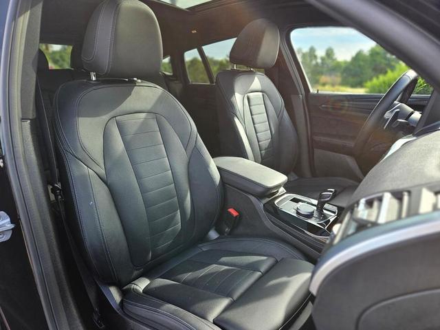 Photo of 2024 Black Sapphire Metallic BMW X4