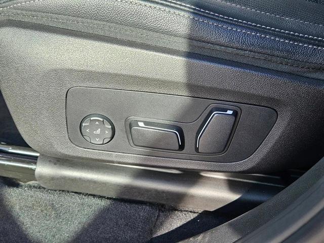 Photo of 2024 Black Sapphire Metallic BMW X4