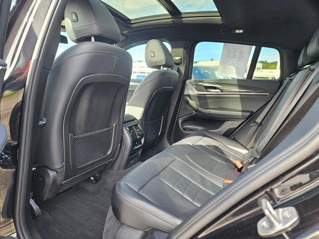 Photo of 2024 Black Sapphire Metallic BMW X4