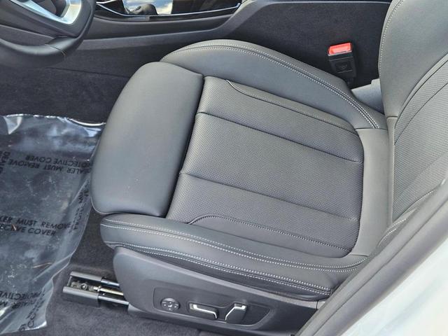 Photo of 2024 Mineral White Metallic BMW X3