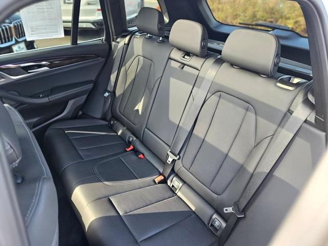 Photo of 2024 Mineral White Metallic BMW X3