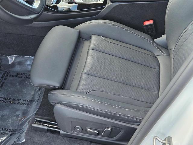 Photo of 2024 Mineral White Metallic BMW X3