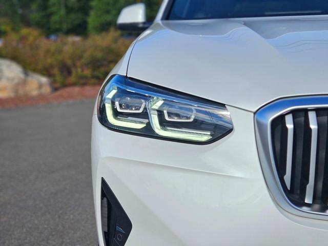 Photo of 2024 Mineral White Metallic BMW X3