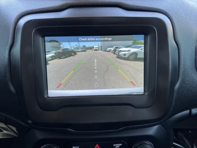 Photo of 2020 Glacier Metallic Clearcoat Jeep Renegade