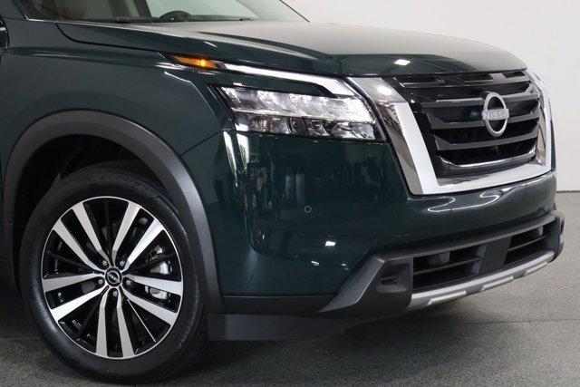 Photo of 2024 Obsidian Green Pearl Nissan Pathfinder
