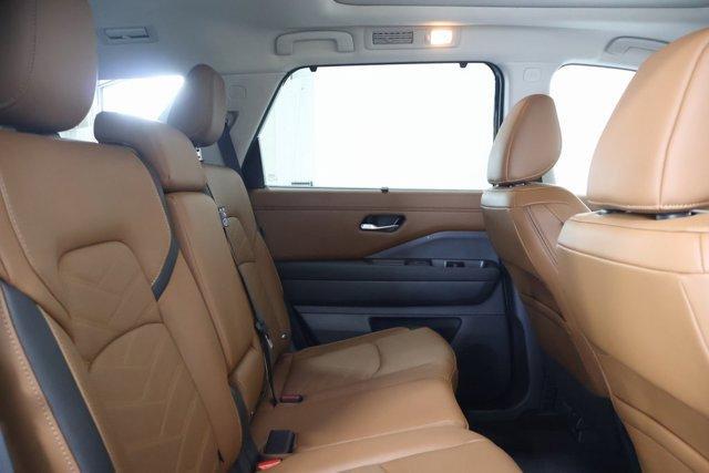Photo of 2024 Obsidian Green Pearl Nissan Pathfinder