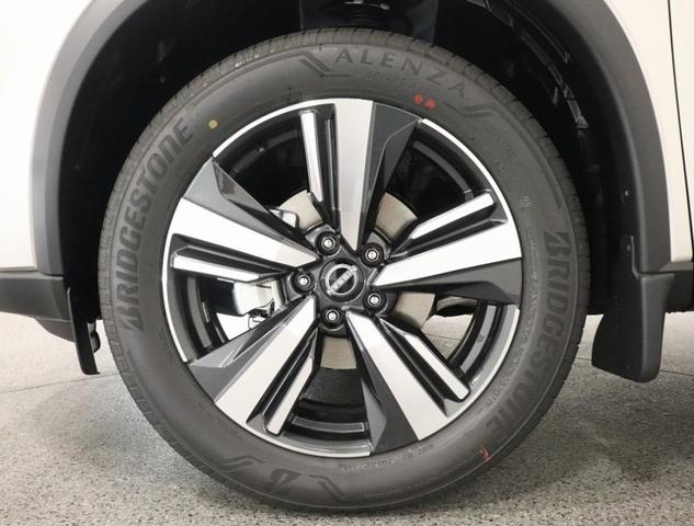 Photo of 2025 2t Chpn Blk Roo Nissan Rogue