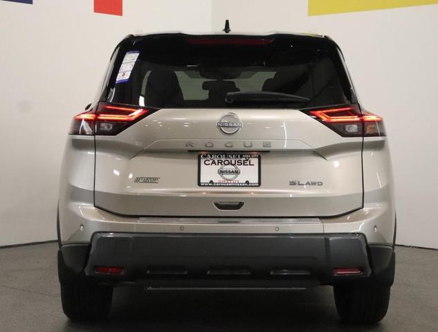 Photo of 2025 2t Chpn Blk Roo Nissan Rogue