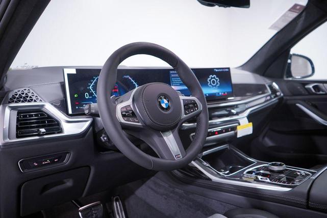 Photo of 2026 Black Sapphire Metallic BMW X7