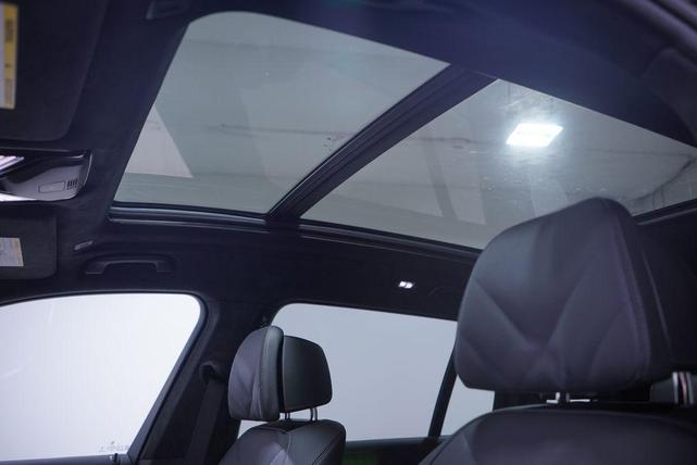 Photo of 2026 Black Sapphire Metallic BMW X7