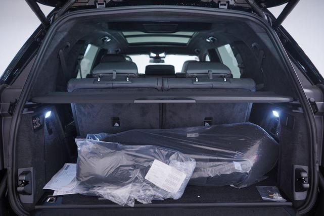 Photo of 2026 Black Sapphire Metallic BMW X7