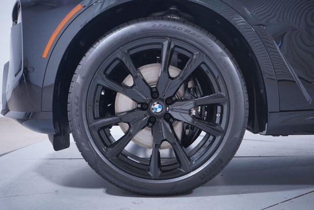 Photo of 2026 Black Sapphire Metallic BMW X7