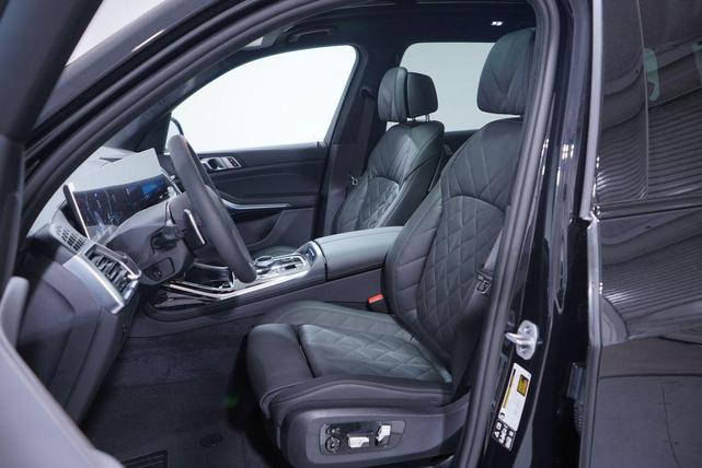 Photo of 2026 Black Sapphire Metallic BMW X7