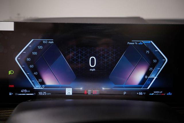 Photo of 2025 Black Sapphire Metallic BMW X7