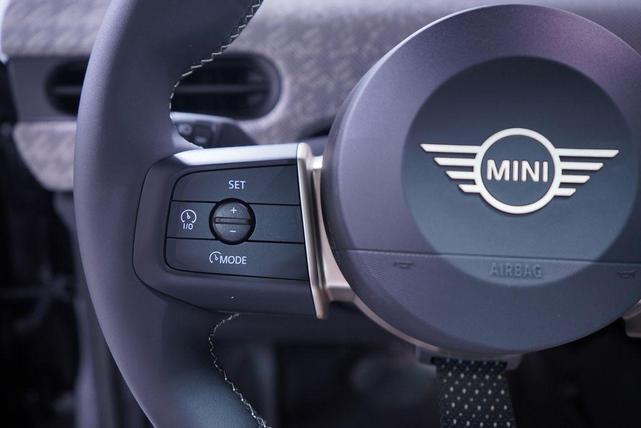 Photo of 2025 Midnight Black II Metallic MINI Hardtop