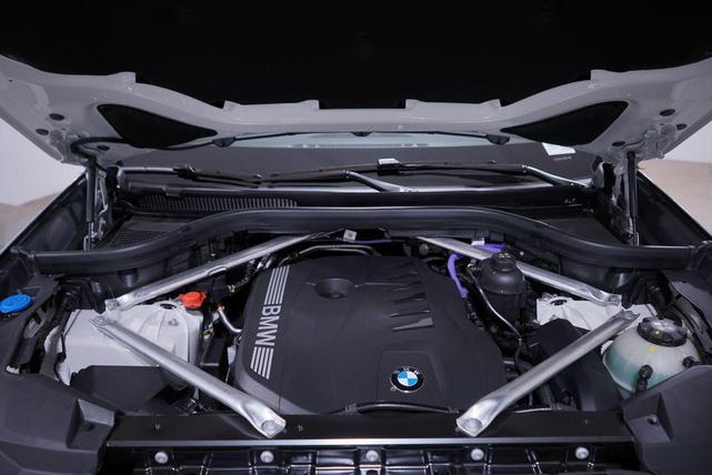 Photo of 2026 Alpine White BMW X5