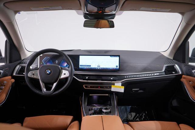 Photo of 2025 Mineral White Metallic BMW X7