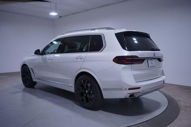 Photo of 2025 Mineral White Metallic BMW X7
