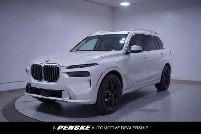 Photo of 2025 Mineral White Metallic BMW X7