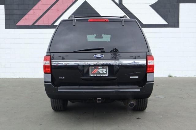 Photo of 2015 Tuxedo Black Metallic Ford Expedition EL