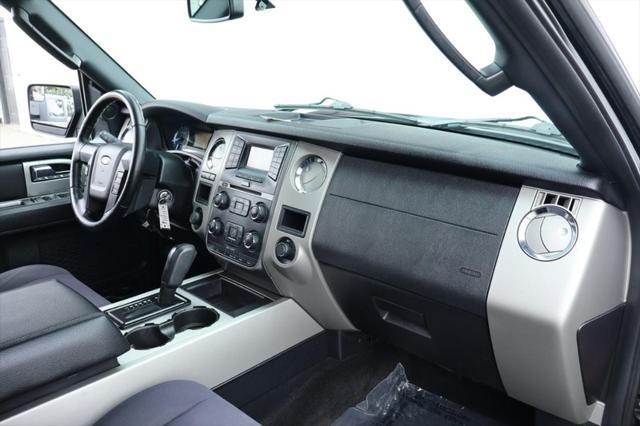 Photo of 2015 Tuxedo Black Metallic Ford Expedition EL