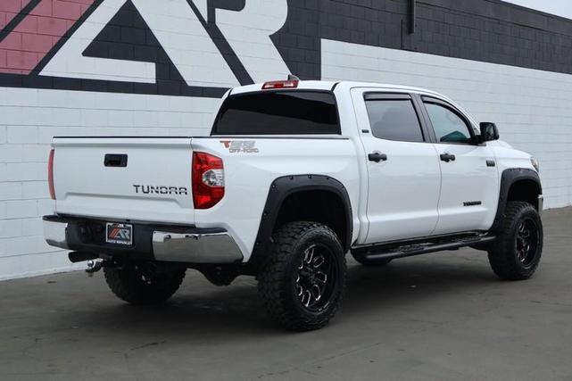 Photo of 2020 Super White Toyota Tundra