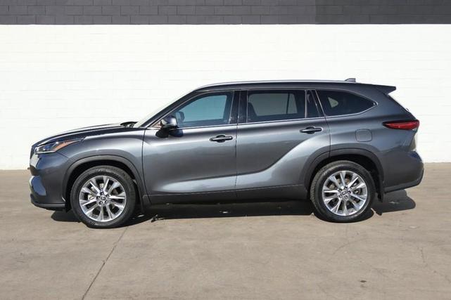 Photo of 2020 Magnetic Gray Metallic Toyota Highlander