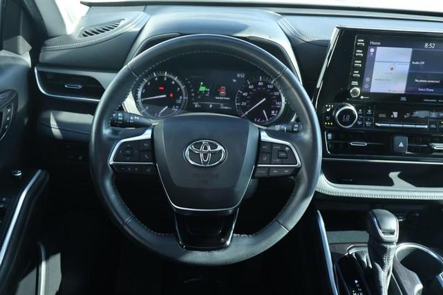 Photo of 2020 Magnetic Gray Metallic Toyota Highlander