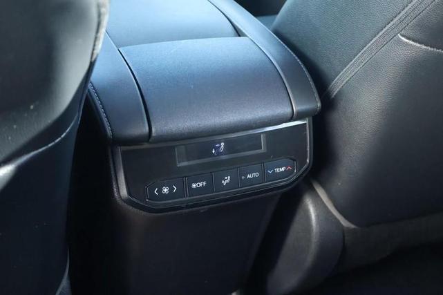 Photo of 2020 Magnetic Gray Metallic Toyota Highlander