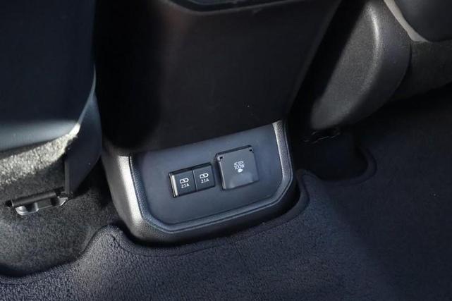 Photo of 2020 Magnetic Gray Metallic Toyota Highlander