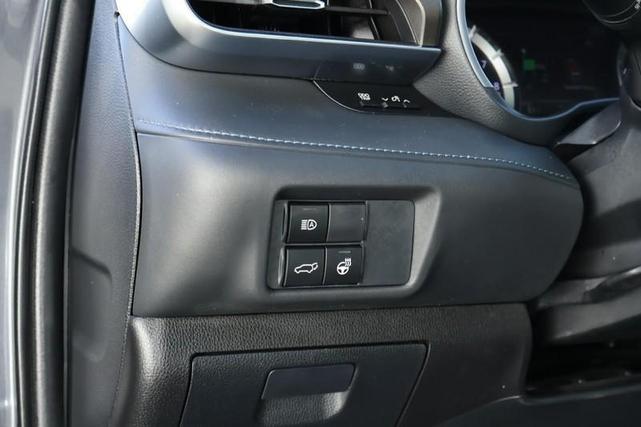 Photo of 2020 Magnetic Gray Metallic Toyota Highlander