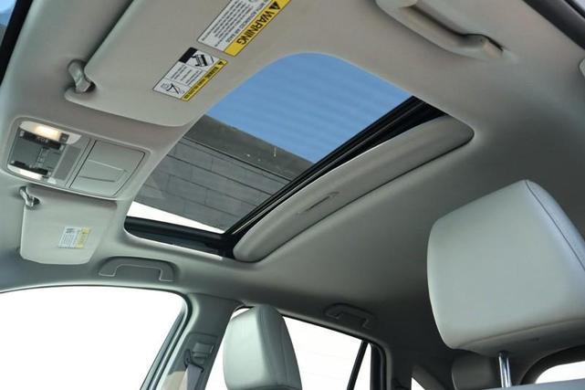 Photo of 2016 Slate Silver Metallic Acura RDX