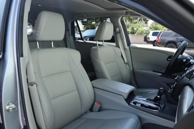 Photo of 2016 Slate Silver Metallic Acura RDX