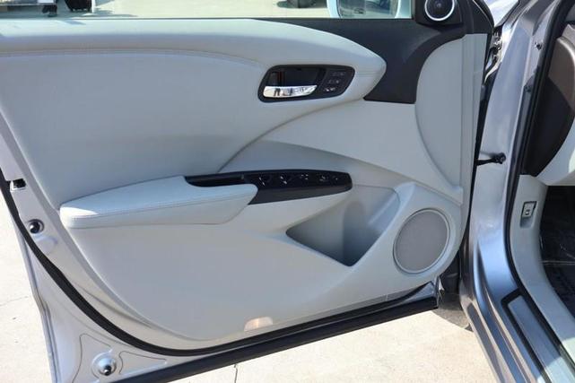 Photo of 2016 Slate Silver Metallic Acura RDX