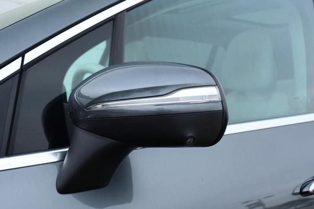 Photo of 2023 Selenite Grey Metallic Mercedes-Benz EQS 450