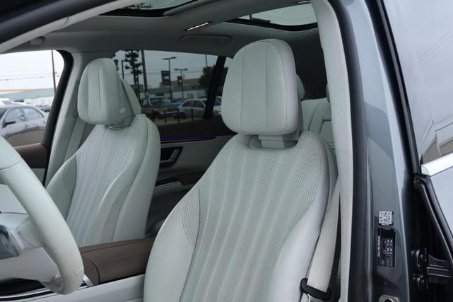 Photo of 2023 Selenite Grey Metallic Mercedes-Benz EQS 450