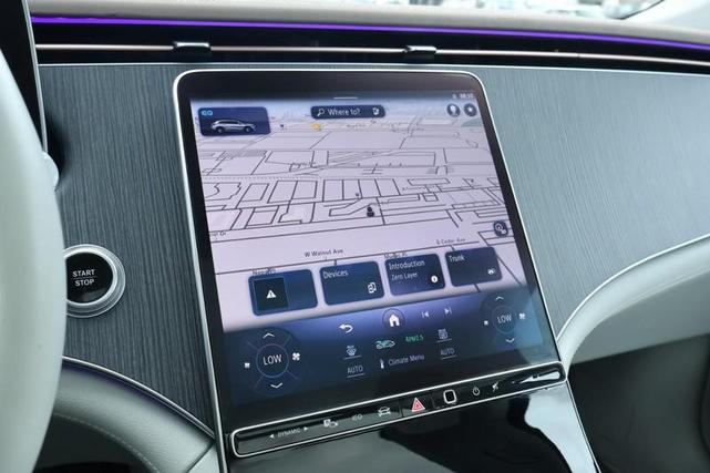 Photo of 2023 Selenite Grey Metallic Mercedes-Benz EQS 450