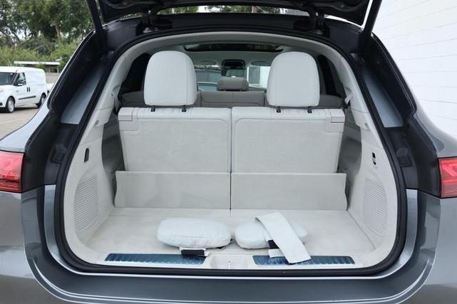 Photo of 2023 Selenite Grey Metallic Mercedes-Benz EQS 450
