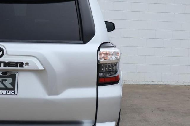 Photo of 2015 Classic Silver Metallic Toyota 4Runner