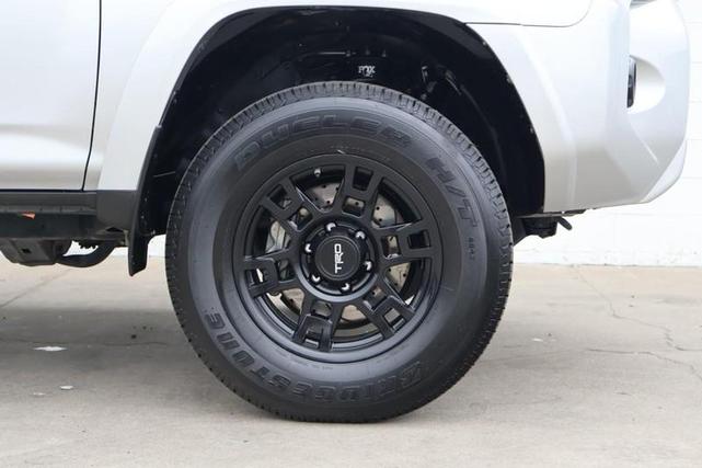 Photo of 2015 Classic Silver Metallic Toyota 4Runner
