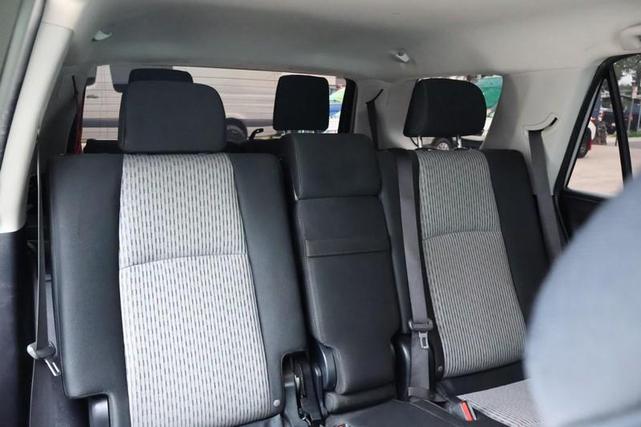 Photo of 2015 Classic Silver Metallic Toyota 4Runner