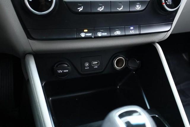 Photo of 2019 WHITE Hyundai TUCSON