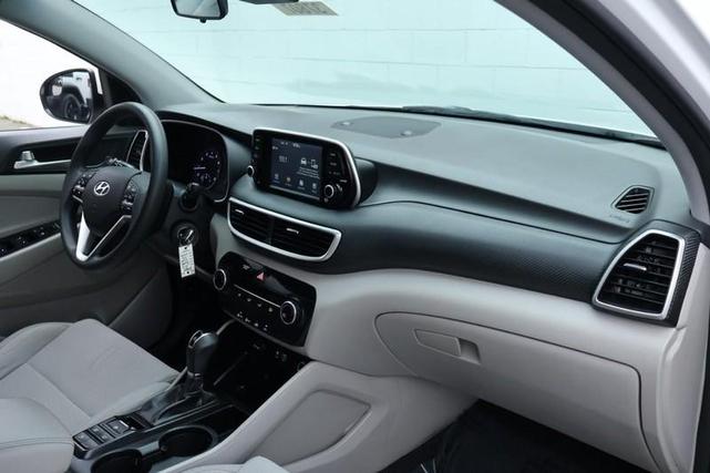 Photo of 2019 WHITE Hyundai TUCSON