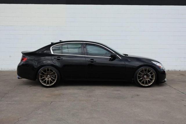 Photo of 2013 Black Obsidian INFINITI G37
